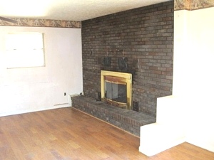 SOLD! Brick home, 5747 Hwy. 25 So. in Pleasant View, good neighborhood, $39,000 or best offer!  