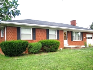 SOLD   108 N. 11th Street. Williamsburg  Brick home in a great location close to Williamsburg City School and Cumberland College