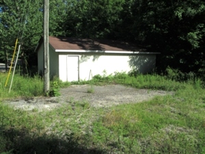 sold .267 +/- acres located on Old Corbin Pike with a 28’X32’ building that has electric and insulation in the walls